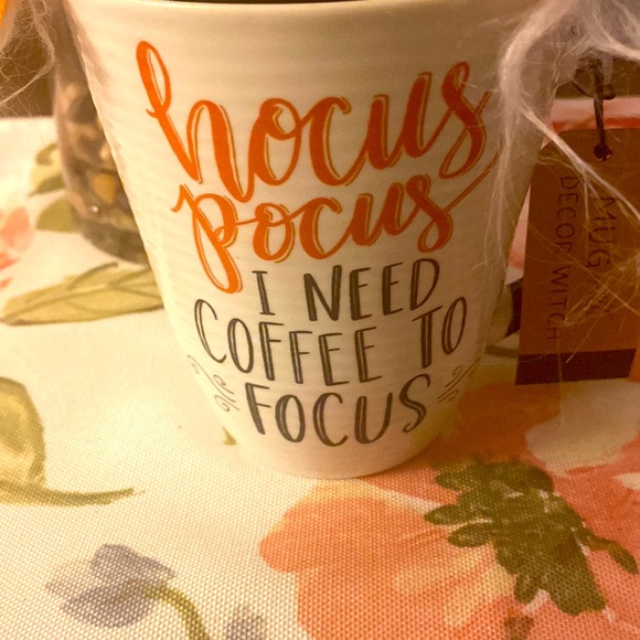 - Hocus Pocus Mug With Witch - Picture 3 of 5